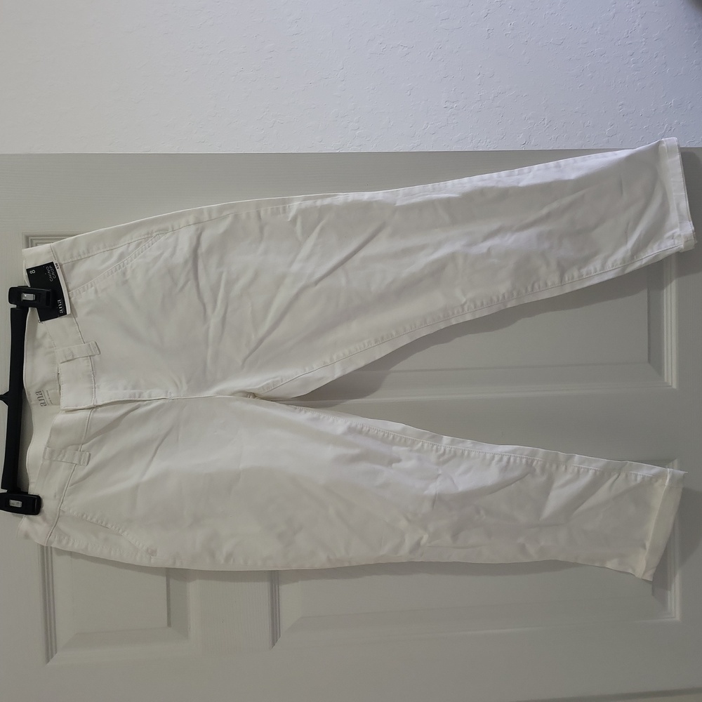 New white women's pants chino crop